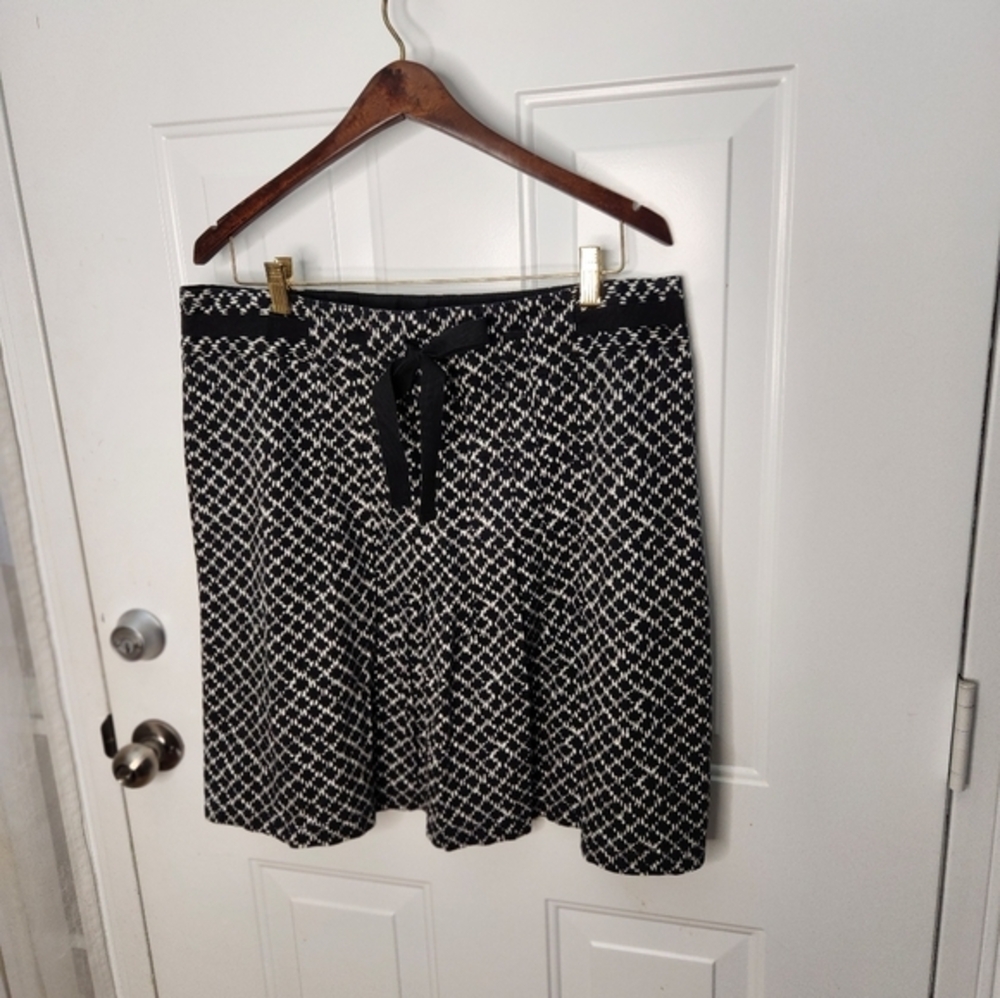 Ann Taylor Loft Black‎ and White with Ribbon Skirt  Size 14